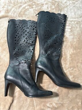 Bellini Celine Black Leather Laser Cut Knee High Heeled Boots Size 6.5M